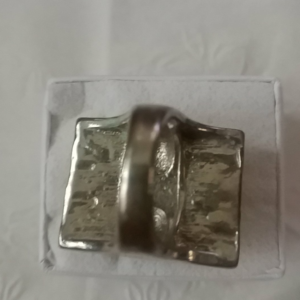 Ring - Picture 2 of 4